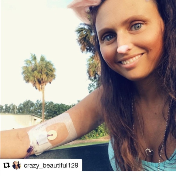 Meet your posher!!! Crohn’s warrior 💜💜 - Picture 4 of 7